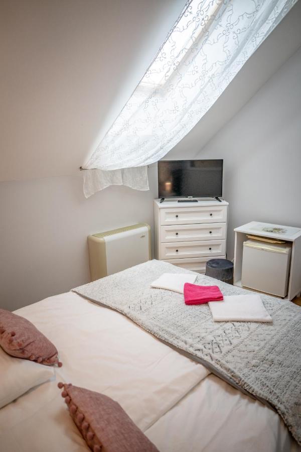 Gyula Panzio Hotel Buitenkant foto