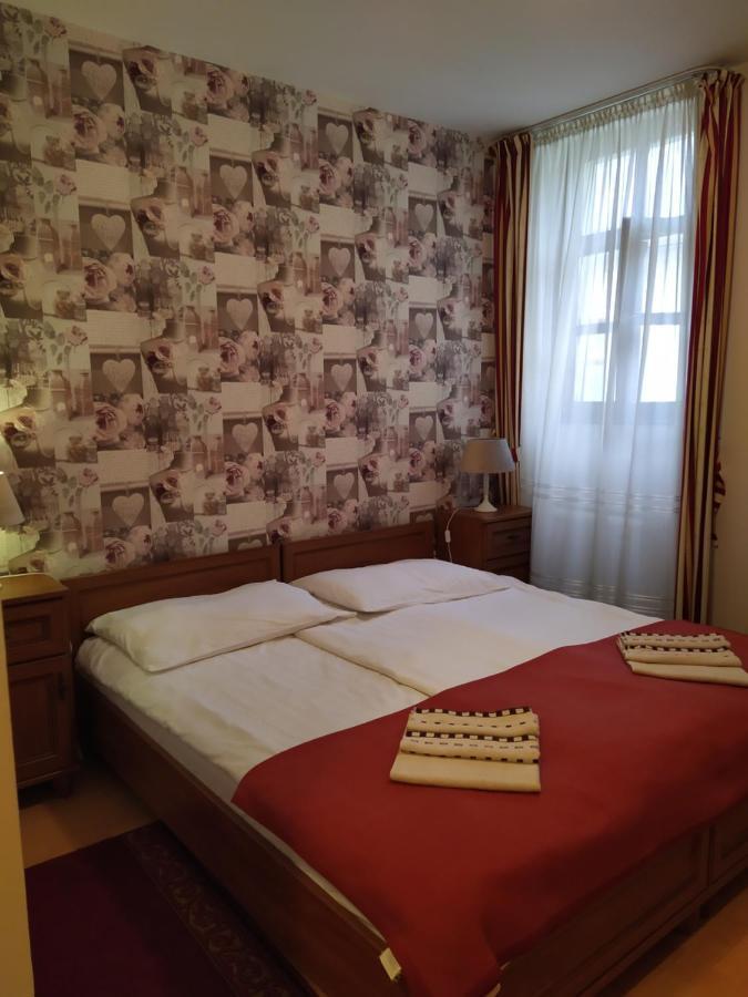 Gyula Panzio Hotel Buitenkant foto