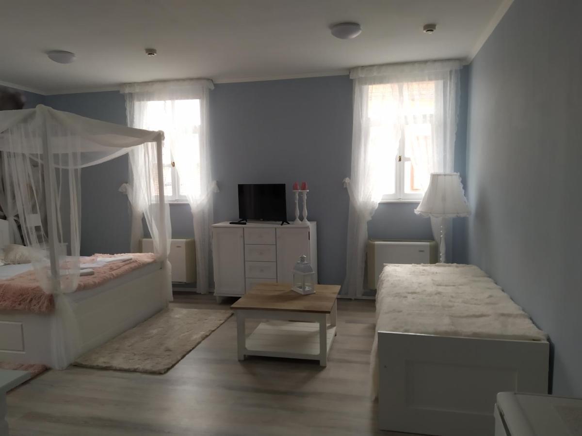Gyula Panzio Hotel Buitenkant foto